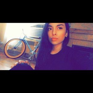 Meet your Posher, Cara